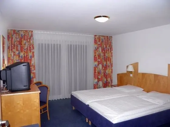 Comfort Tek Büyük veya İki Ayrı Yataklı Oda