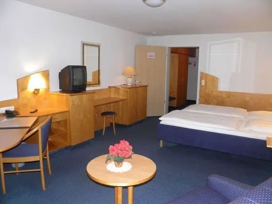 Comfort Tek Büyük veya İki Ayrı Yataklı Oda