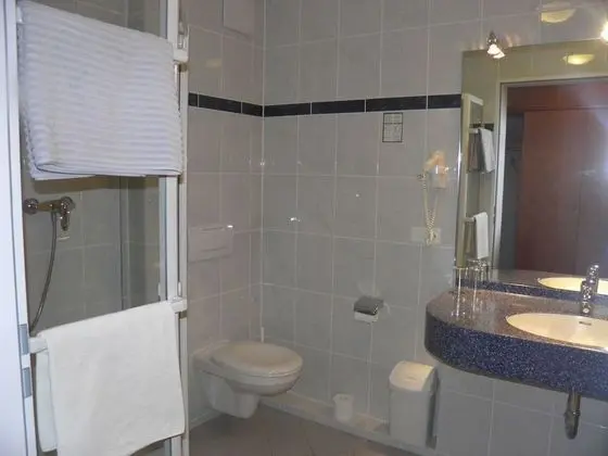 Comfort Tek Büyük veya İki Ayrı Yataklı Oda