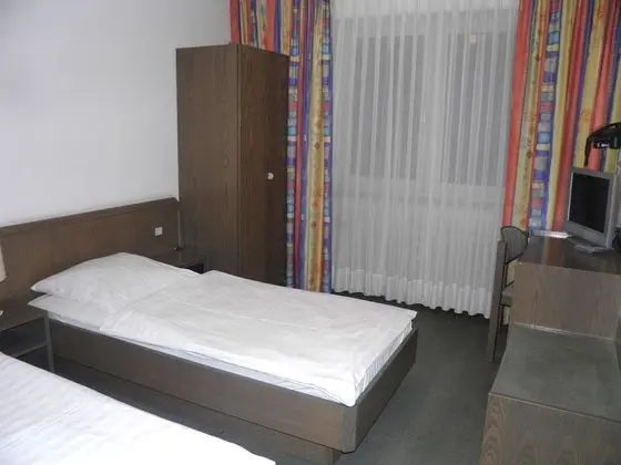 Standard Tek Büyük veya İki Ayrı Yataklı Oda