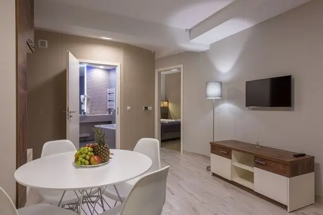 Apart Daire, Bahçe Manzaralı