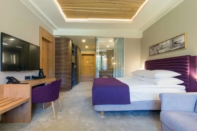 Superior Tek Büyük veya İki Ayrı Yataklı Oda