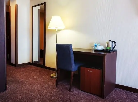 Business Tek Büyük veya İki Ayrı Yataklı Oda