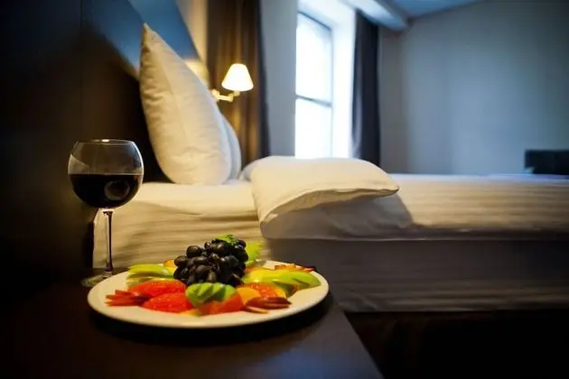 Business Tek Büyük veya İki Ayrı Yataklı Oda