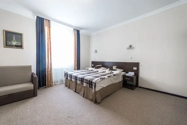 Standard Tek Büyük Yataklı Oda (with one extra bed)