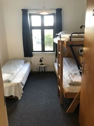 Basic Üç Kişilik Oda, Ortak Banyo