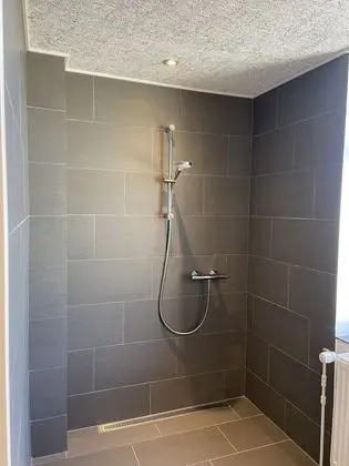 Basic Üç Kişilik Oda, Ortak Banyo