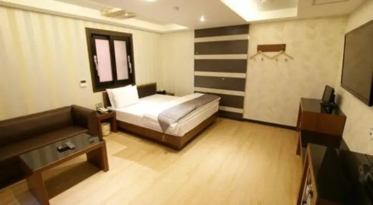 Deluxe Tek Büyük Yataklı Oda