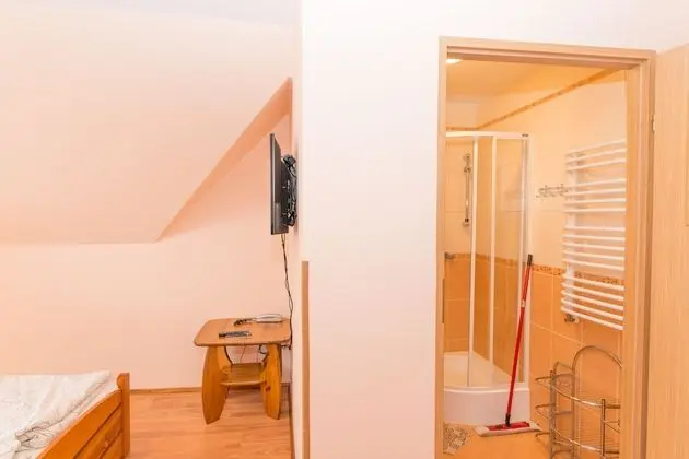 Basic Oda, 1 Büyük (Queen) Boy Yatak, Sigara İçilmez