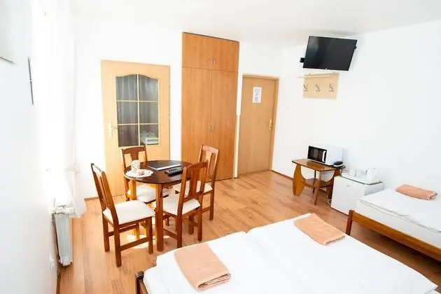 Basic Üç Kişilik Oda, Birden Çok Yatak, Sigara İçilmez