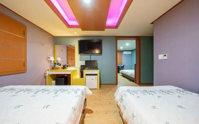 Oda (Deluxe triple room (two rooms Netflix)
