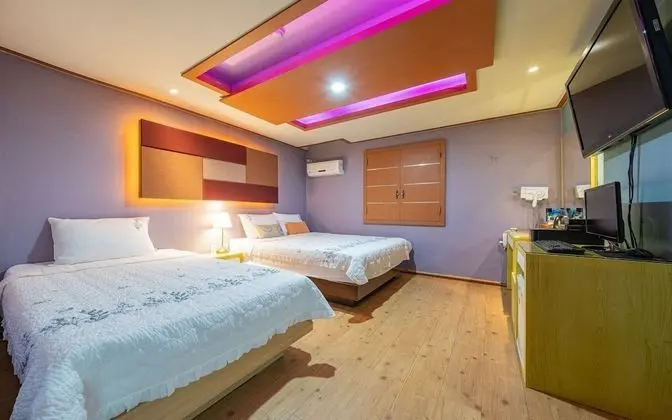Oda (Deluxe triple room (two rooms Netflix)