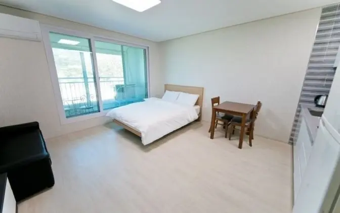 Oda (Room 202)