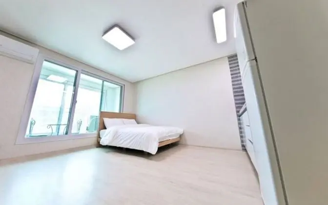 Oda (Room 202)