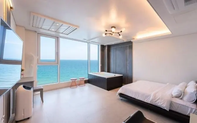 Oda (Room 305)
