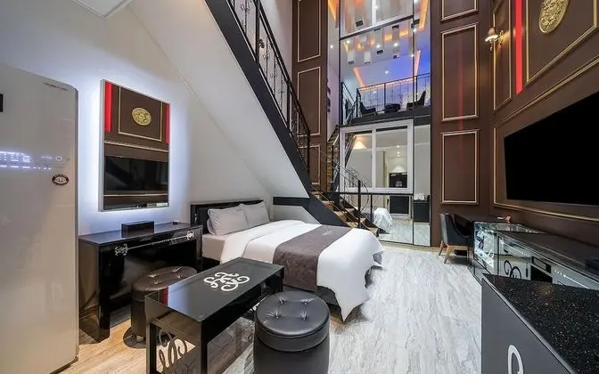 Oda (VIP Suite A - Duplex Room (1 room 1 p)