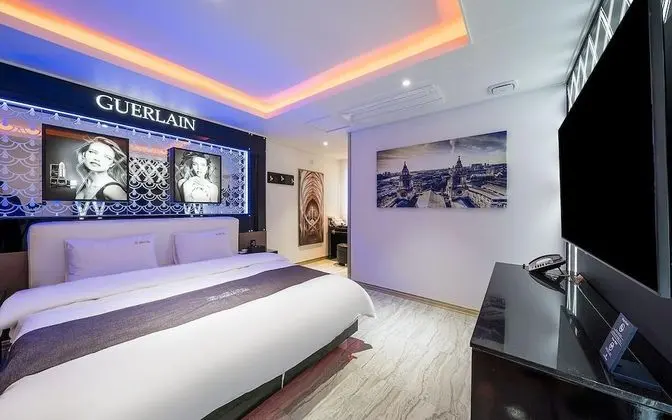 Oda (VIP Suite A - Duplex Room (1 room 1 p)