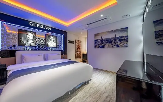 Oda (VIP Suite A - Duplex Room (1 room 1 p)