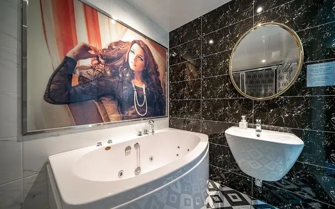 Oda (VIP Suite A - Duplex Room (1 room 1 p)