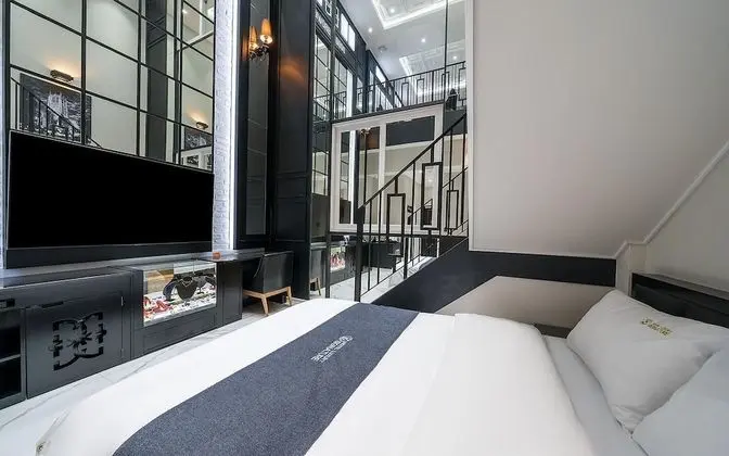 Oda (VIP Suite B - Duplex Room (1 room 1 p)