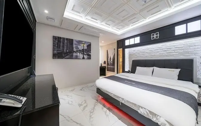 Oda (VIP Suite B - Duplex Room (1 room 1 p)