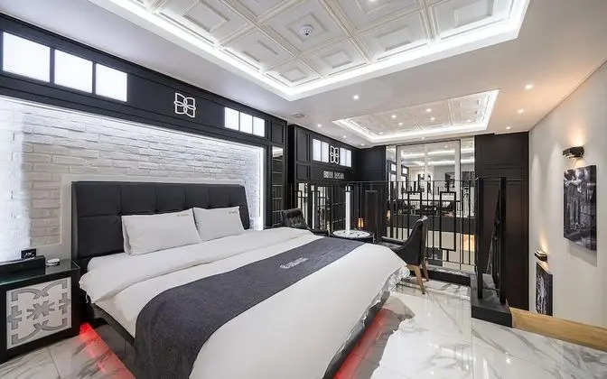 Oda (VIP Suite B - Duplex Room (1 room 1 p)