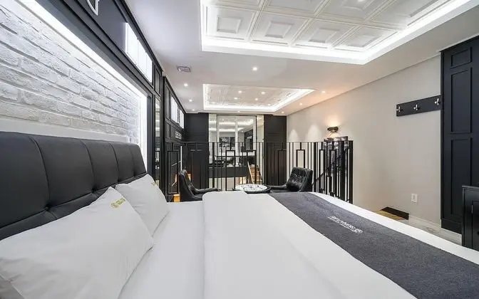 Oda (VIP Suite B - Duplex Room (1 room 1 p)