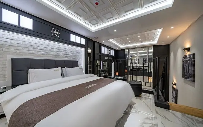 Oda (VIP Suite B - Duplex Room (1 room 1 p)