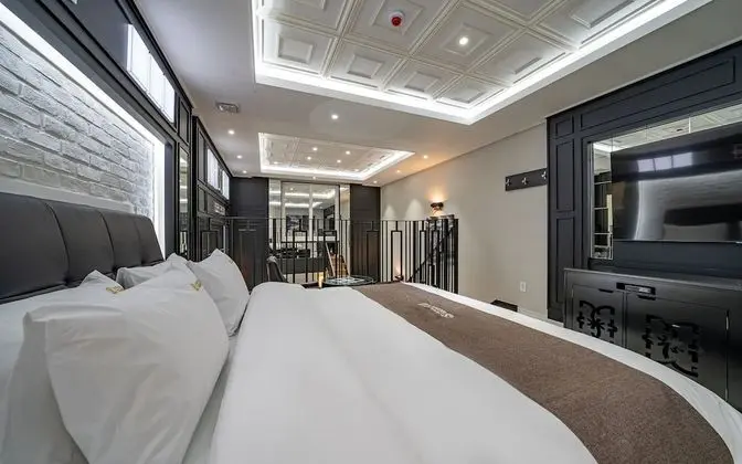 Oda (VIP Suite B - Duplex Room (1 room 1 p)
