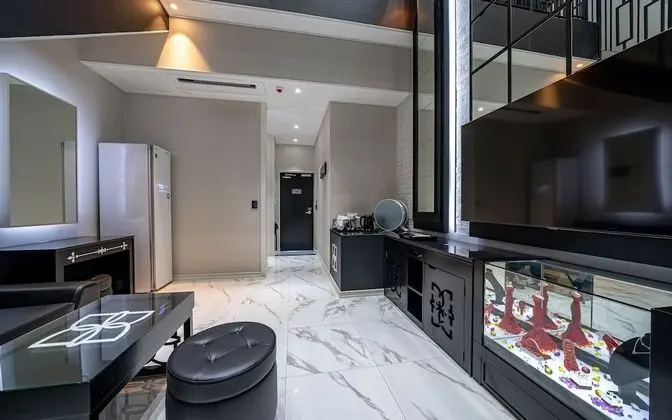 Oda (VIP Suite B - Duplex Room (1 room 1 p)