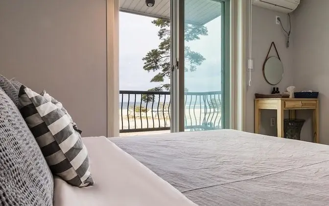 Oda (Ocean Pension Room)