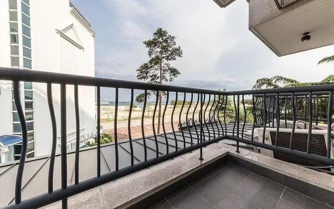 Oda (Ocean Pension Room)