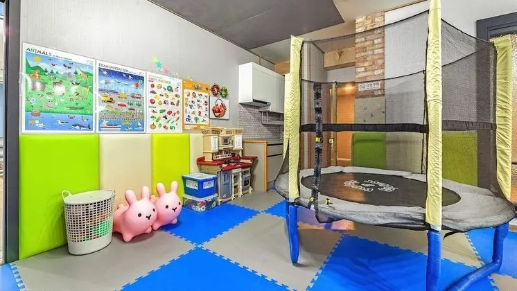 Basic Oda, 2 Yatak Odası (Pinekids)