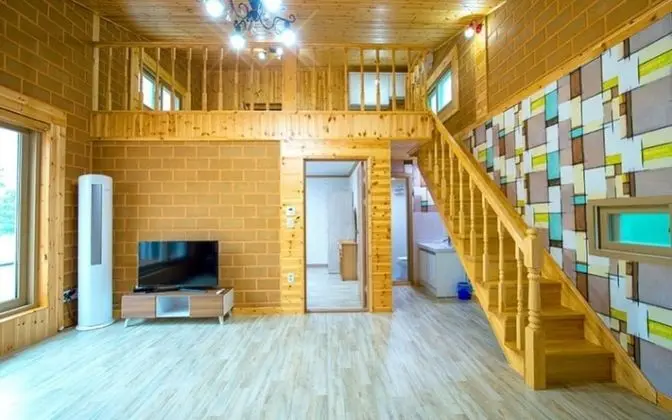 Oda (Room 1)