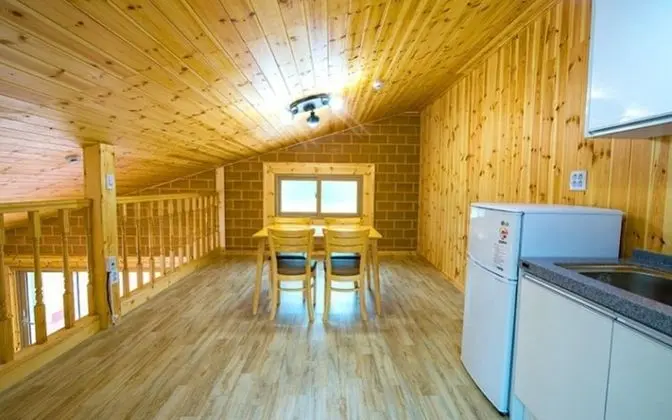 Oda (Room 1)