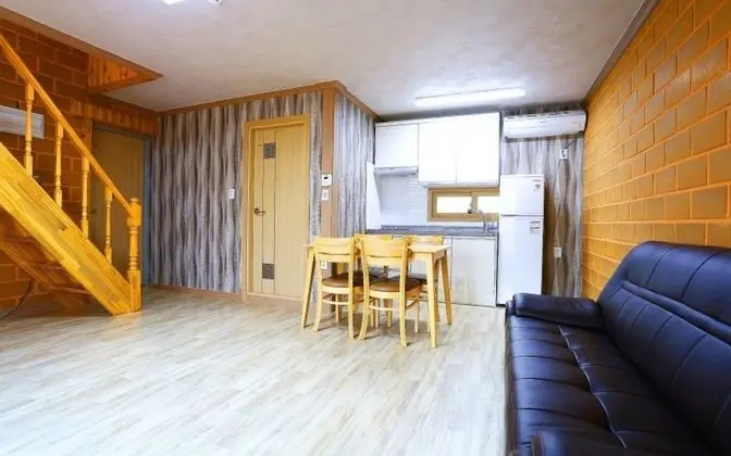 Oda (Room 3)