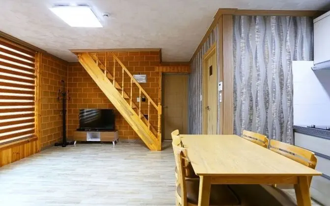 Oda (Room 3)