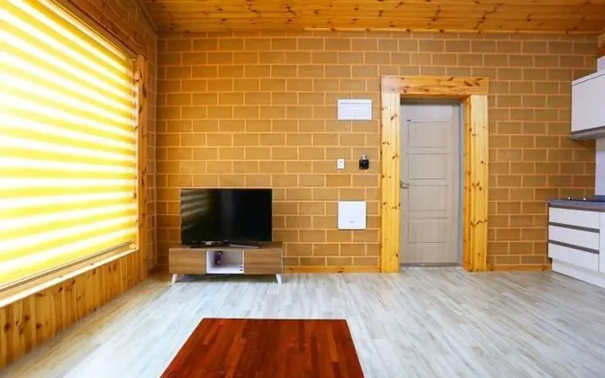 Oda (Room No2)