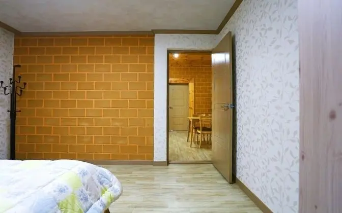 Oda (Room No2)