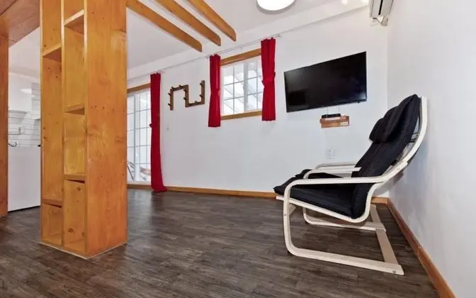 Oda (Room 203 (Duplex))