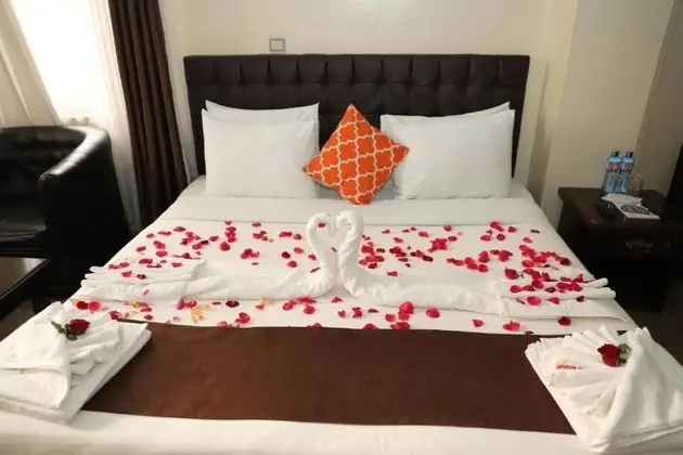 Standard Tek Büyük Yataklı Oda