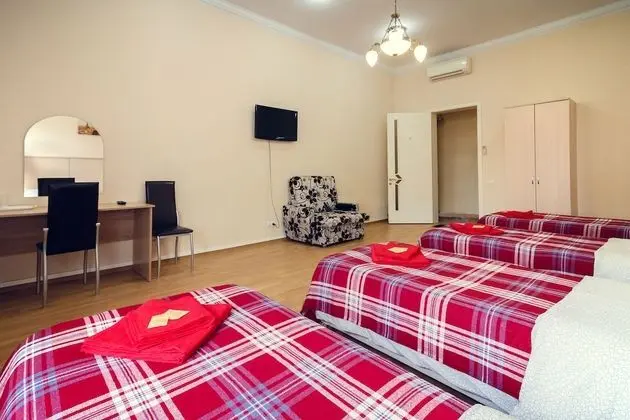 Standard Dört Kişilik Oda, Ortak Banyo