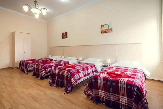 Standard Dört Kişilik Oda, Ortak Banyo