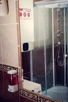 Standard Dört Kişilik Oda, Ortak Banyo