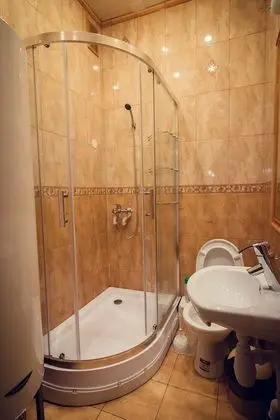 Standard Dört Kişilik Oda, Ortak Banyo