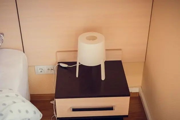 Standard Tek Büyük veya İki Ayrı Yataklı Oda, Ortak Banyo