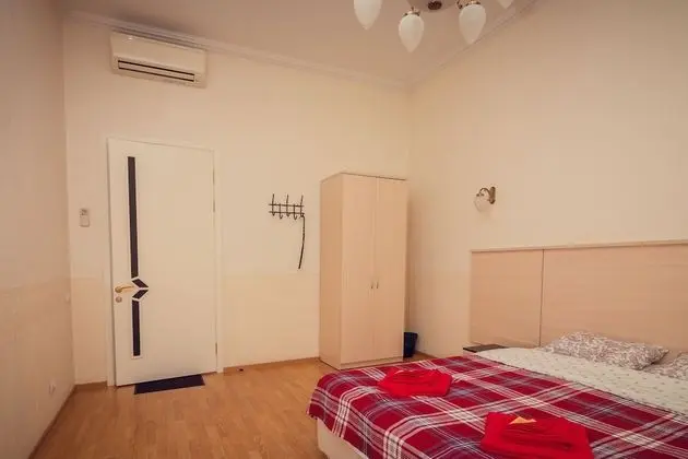 Standard Tek Büyük veya İki Ayrı Yataklı Oda, Ortak Banyo