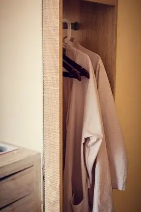 Standard Tek Büyük veya İki Ayrı Yataklı Oda, Ortak Banyo