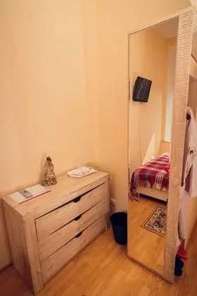 Standard Tek Büyük veya İki Ayrı Yataklı Oda, Ortak Banyo