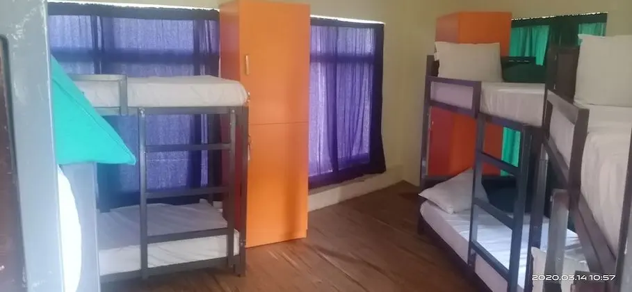 8 Bed Mixed Dorm Ensuite